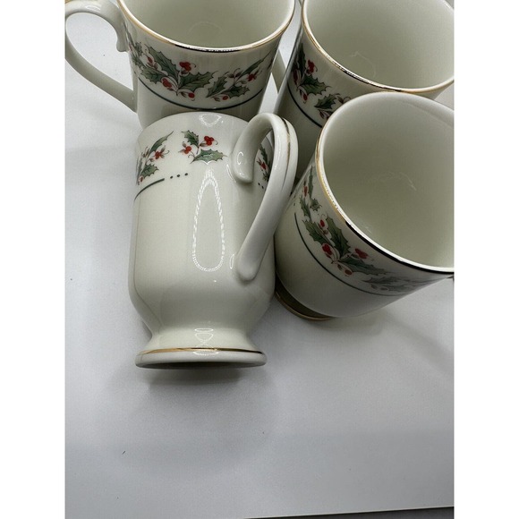 Vintage Set of 4 Irish Mugs Brand New In Box. Pedestal Base Holly & Berries. - Picture 8 of 9